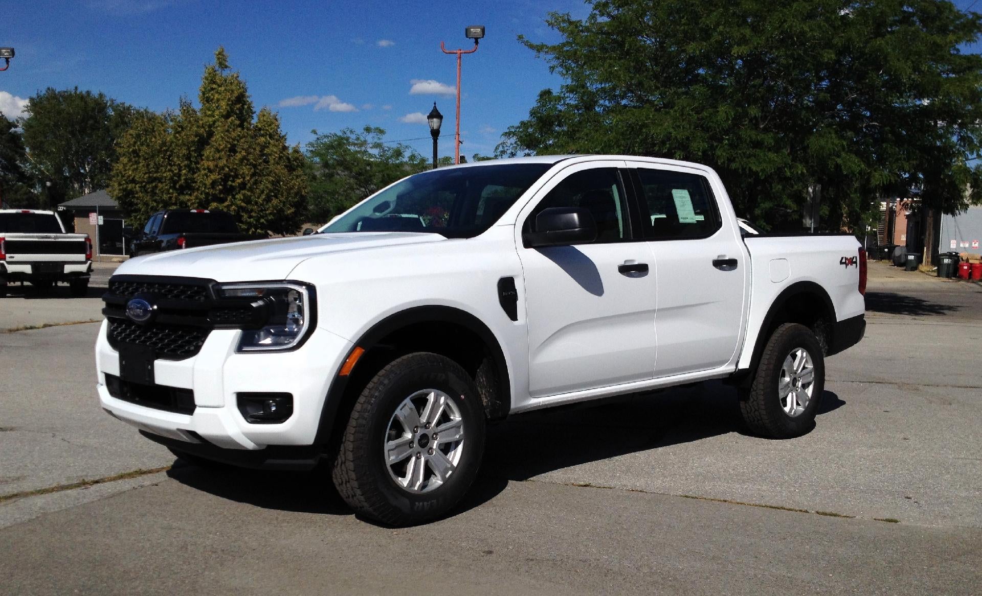 2025 Ford Ranger XL 4WD SuperCrew 5' Box in Oxford White — front three-quarter view